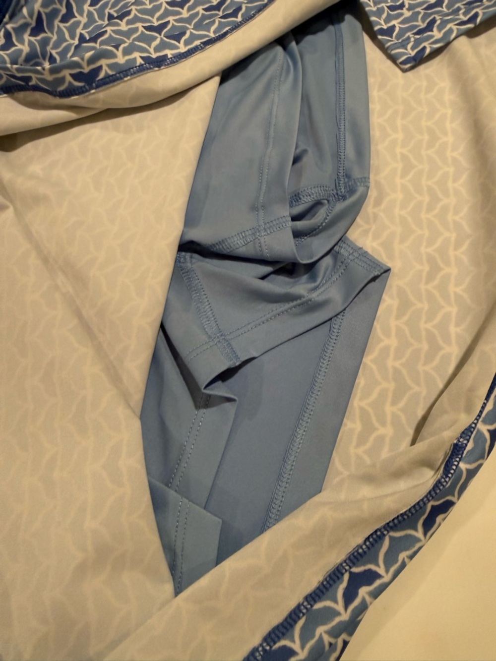 Vineyard vines performance woman’s athleticc skort with whale fin size Large - Picture 6 of 11